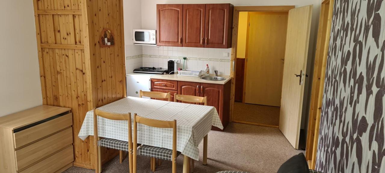 Apartmany Pony Ludvikov Luaran gambar